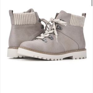 Cliffs by White Mountain Women’s boots Size 9